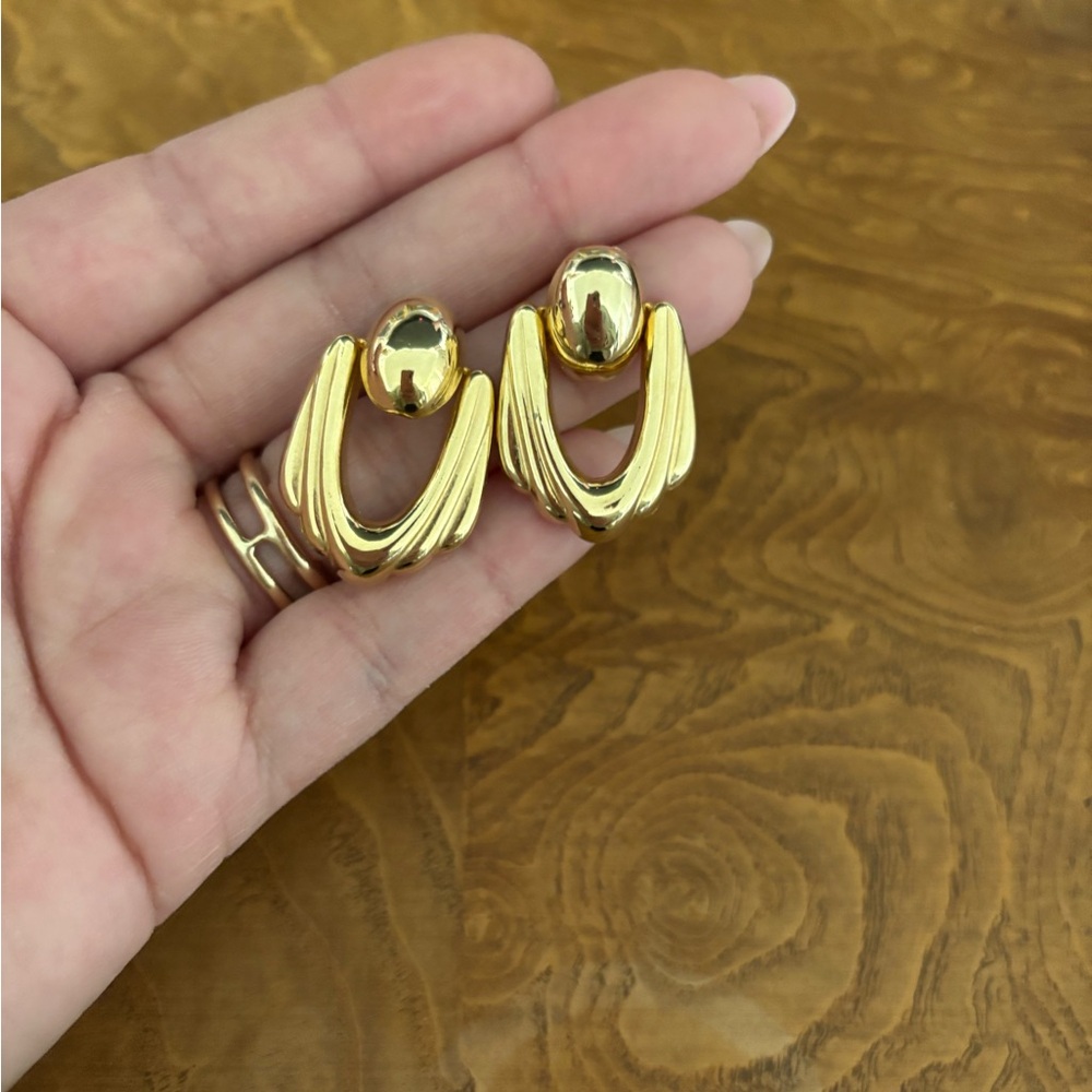Vintage Gold Tone Earrings